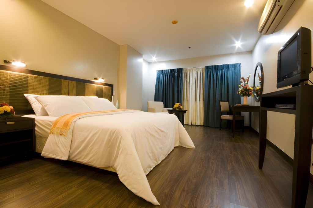 Baguio Burnham Suites Hotel