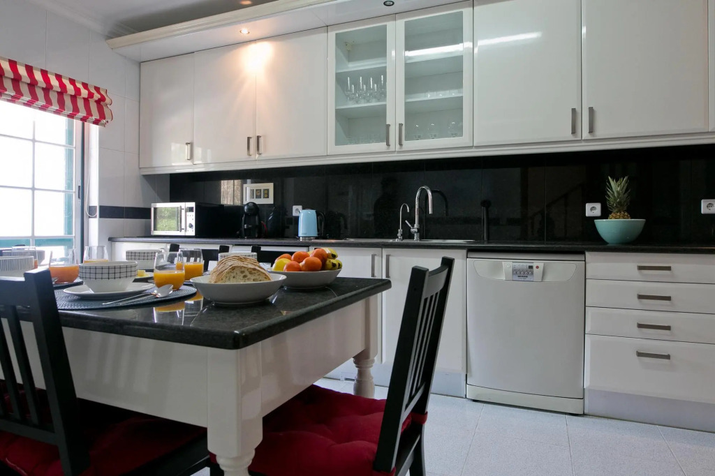 Linas House by AcasaDasCasas