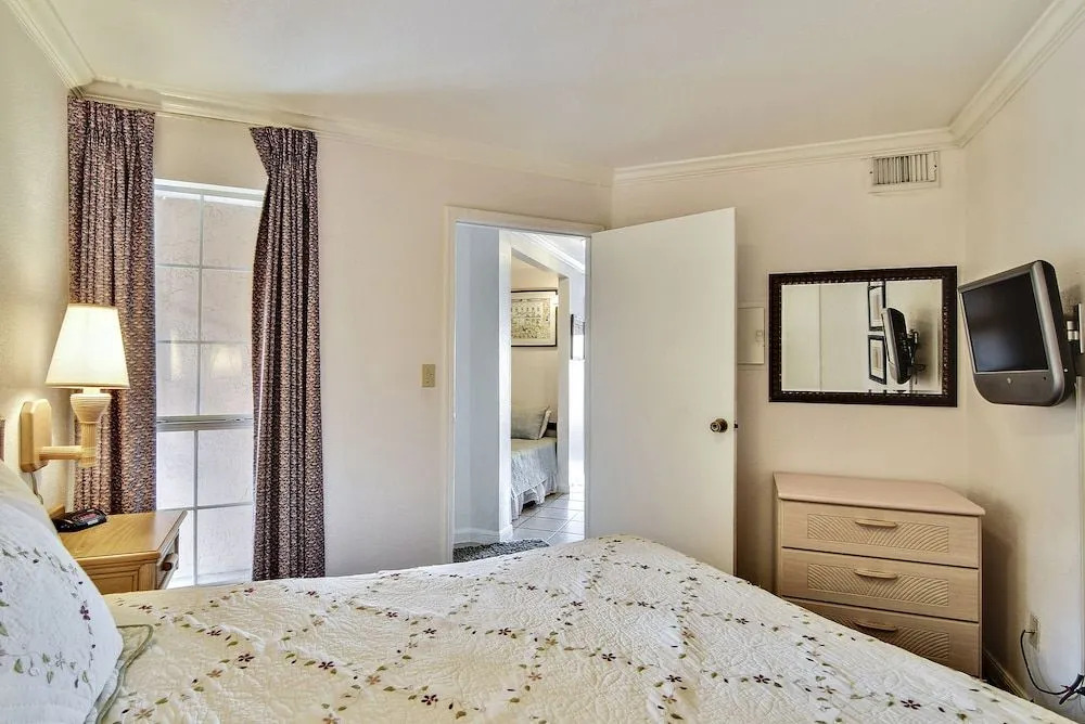 Victorian 6105-Morty's Place