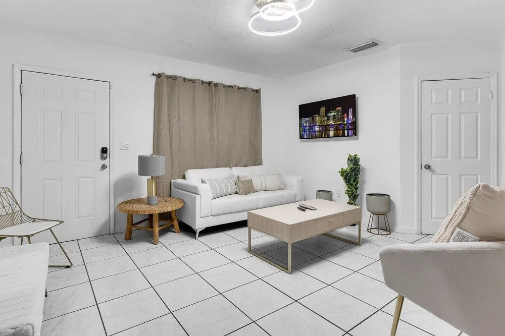 Wynwood Central 2BD Apartment w Parking