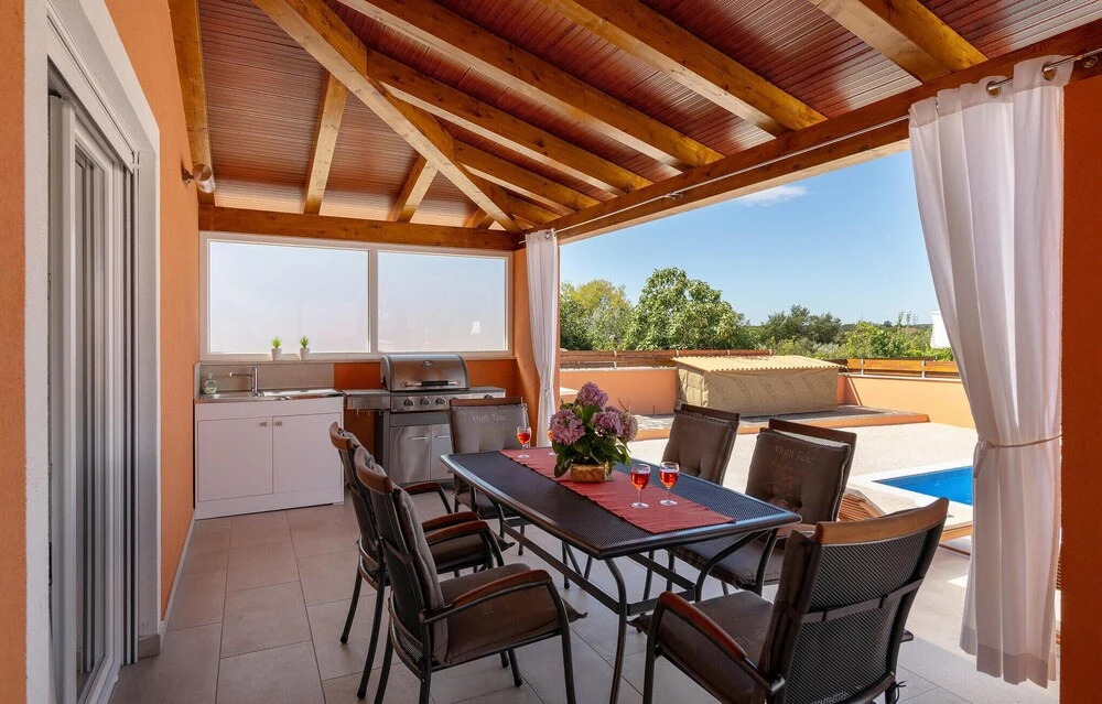 Pet Friendly Home In Pula