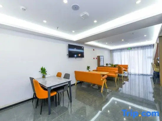 Yunan 318 Hotel (Chengdu East Railway Station West Square Tazishan Park Subway Station)