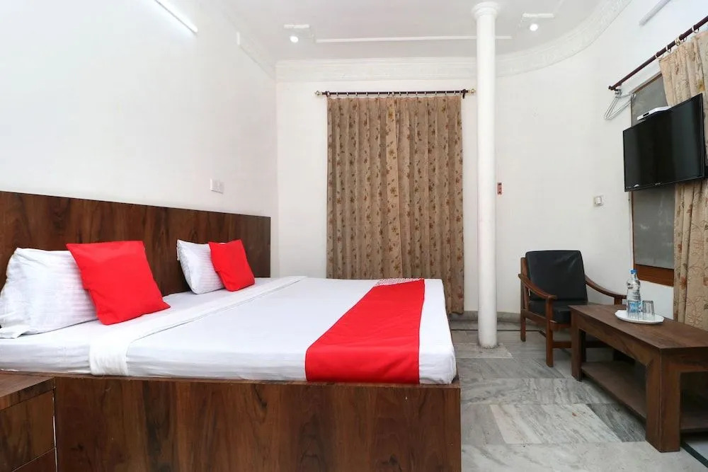 OYO 24116 A One Home Stay
