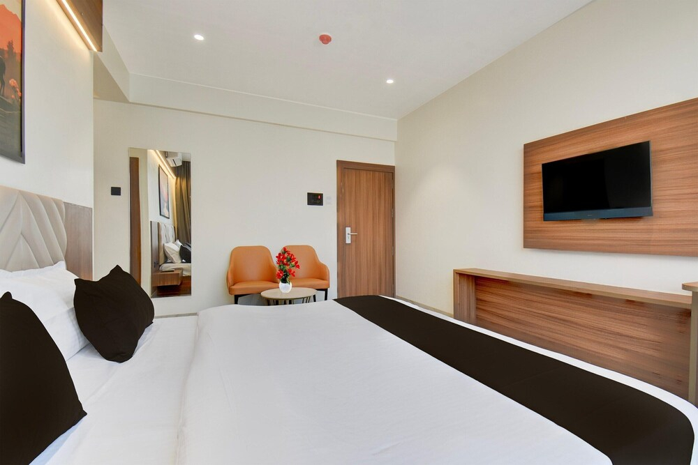 Palette Hotel Chakan K9
