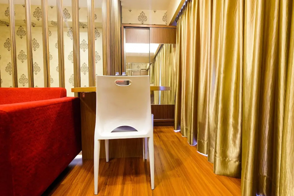 Comfy Studio Apartment at Tamansari The Hive By Travelio