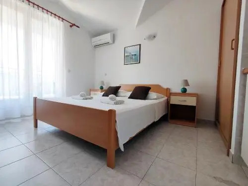 Apartments and Rooms Saric