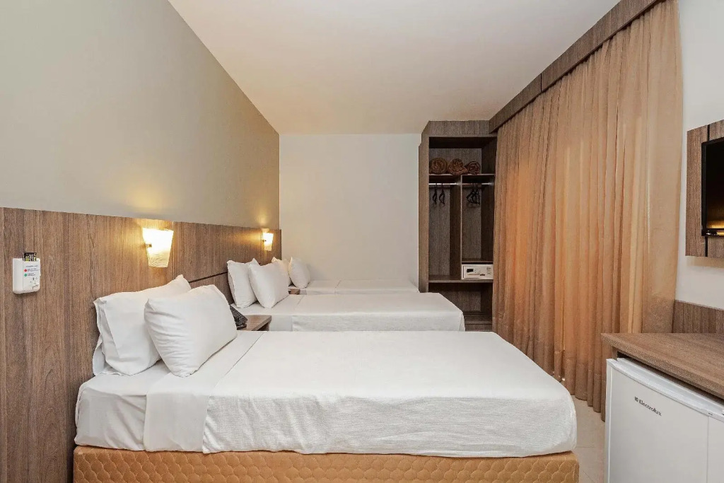 Slim Hotel Curitiba Av das Torres