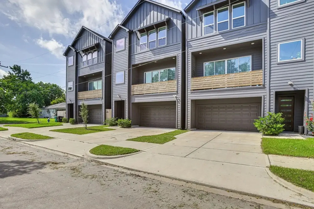 Townhome 2 Mi to Hermann Park, Zoo & Museums!