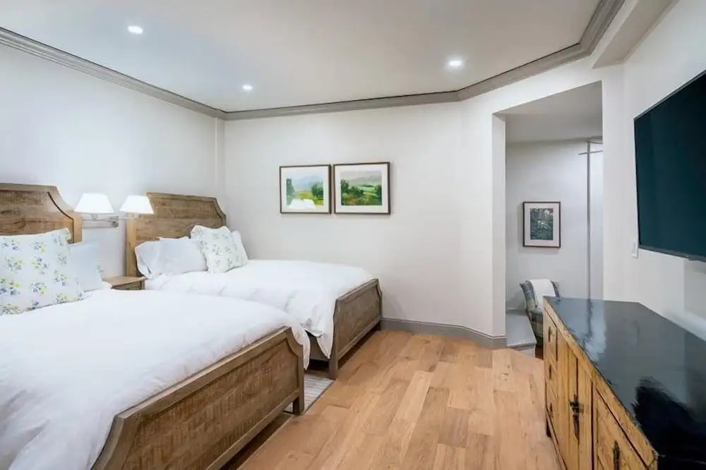 Contemporary 3 Bedroom Ski In, Ski Out Condo in the Heart of Beaver Creek Village