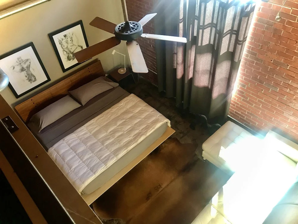 The Hangar Lofts Hotel
