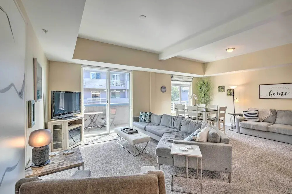 Grand Haven Condo w/ Patio < 1 Mi to Downtown
