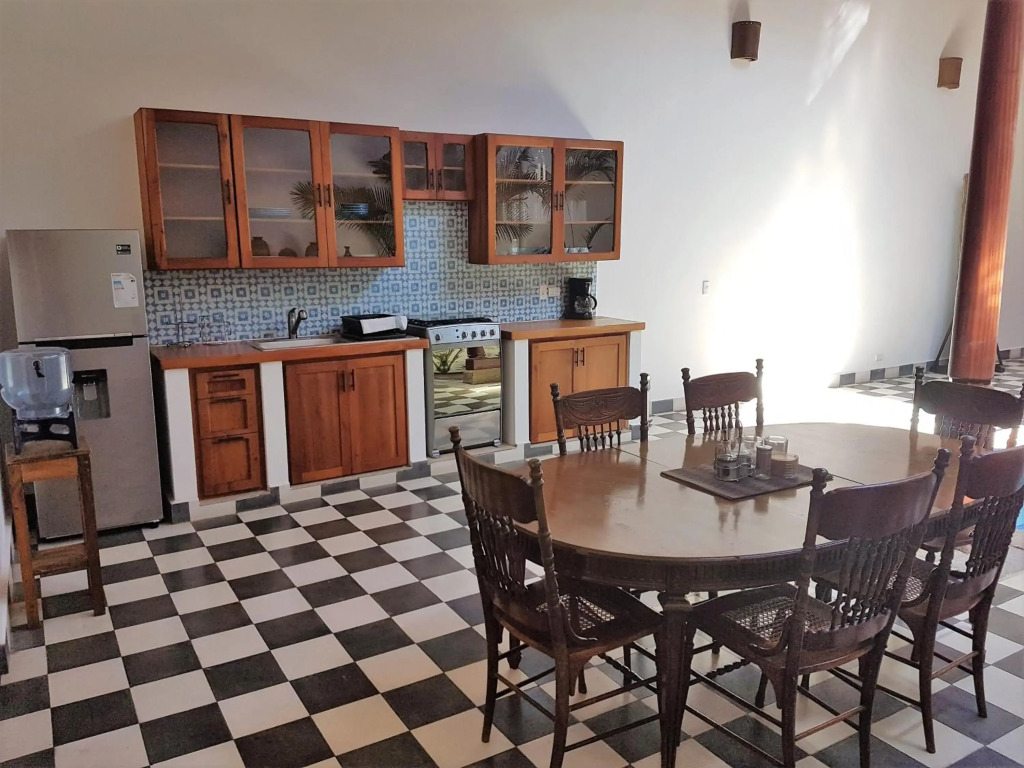 Lovely new-build colonial house with plunge pool