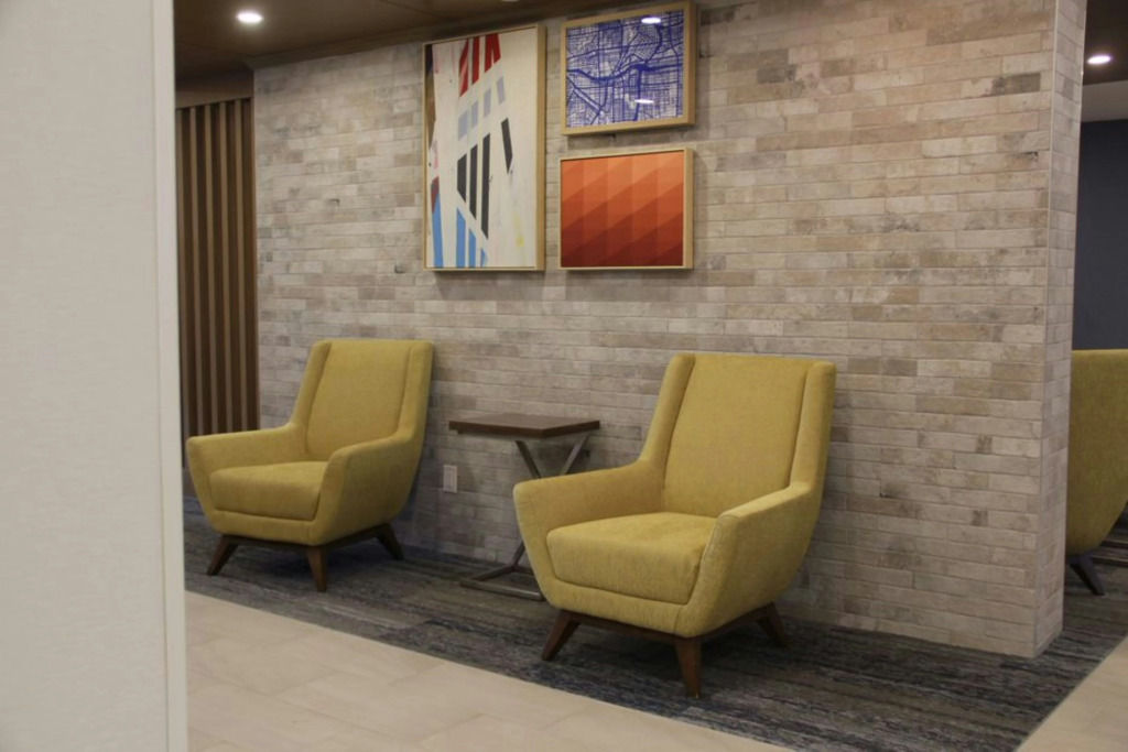 Holiday Inn Express & Suites Huntsville by IHG