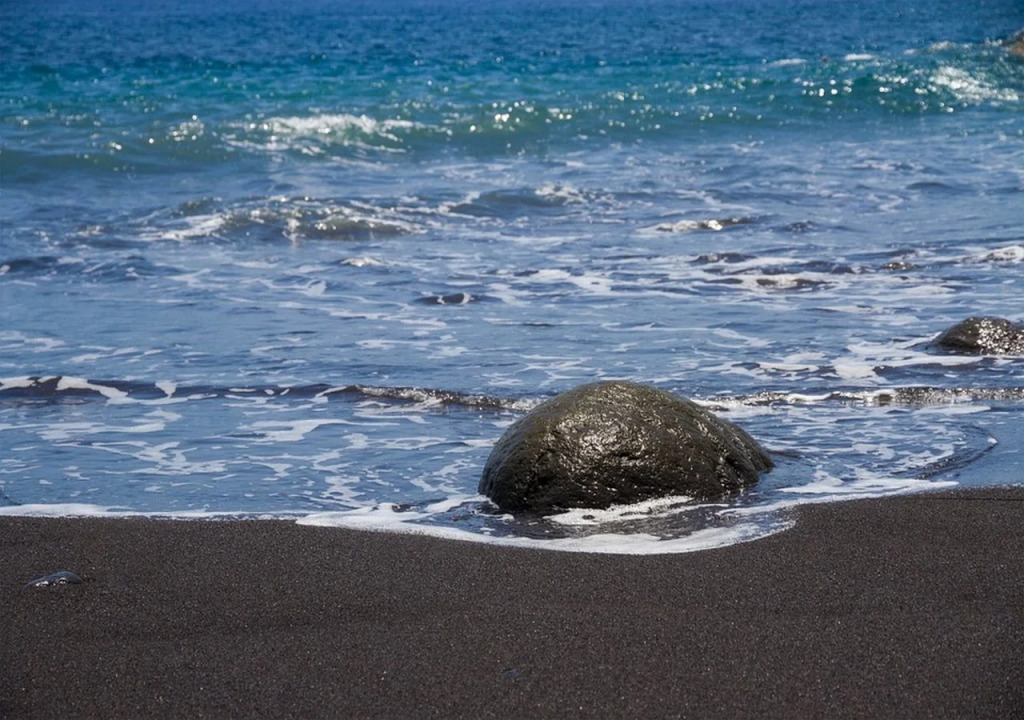 Black Sands Hotel