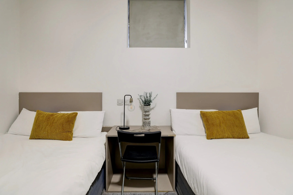 Belvilla Ilford Station Hotel, 4 min from Elizabeth line