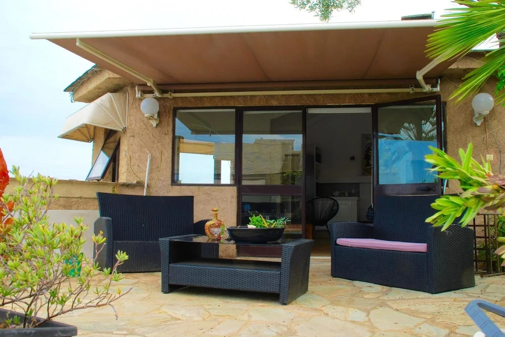 House with 2 Bedrooms in San-Martino-Di-Lota, with Wonderful Sea View, Shared Pool, Enclosed Garden - 500 M From the Beach