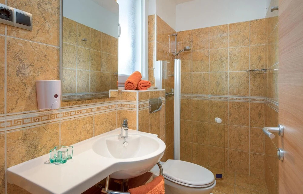 Amazing Home In Milna