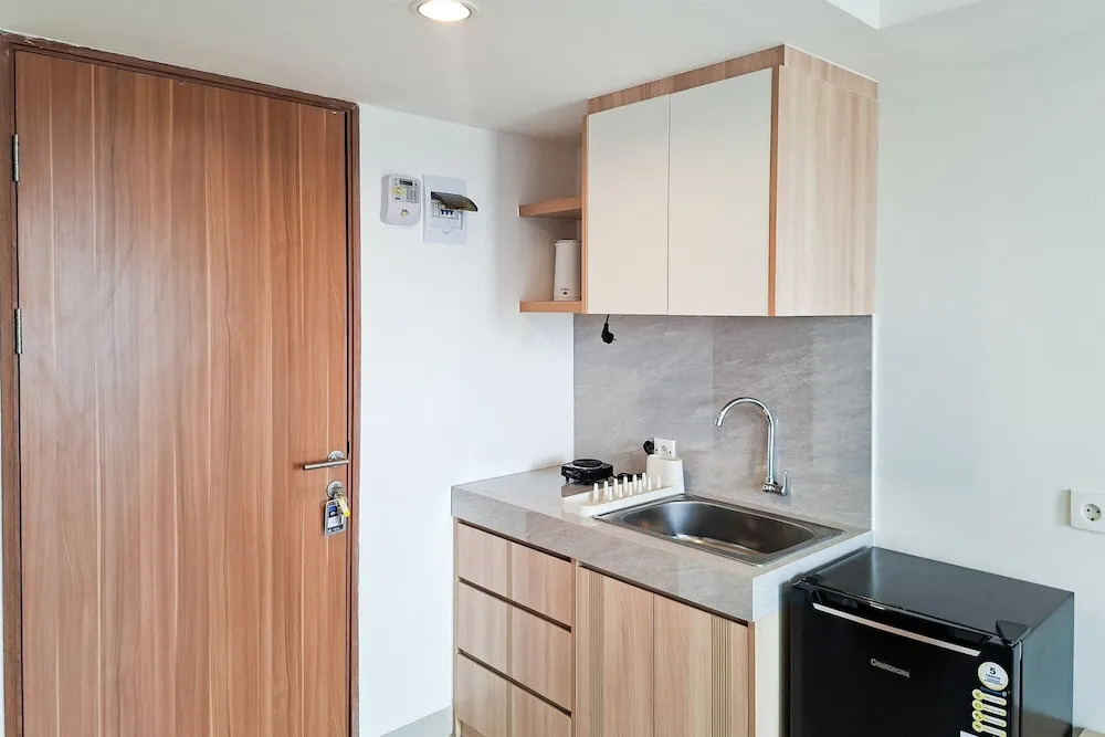 Comfy And Relaxing Living In Studio At Apartment Cisauk Point