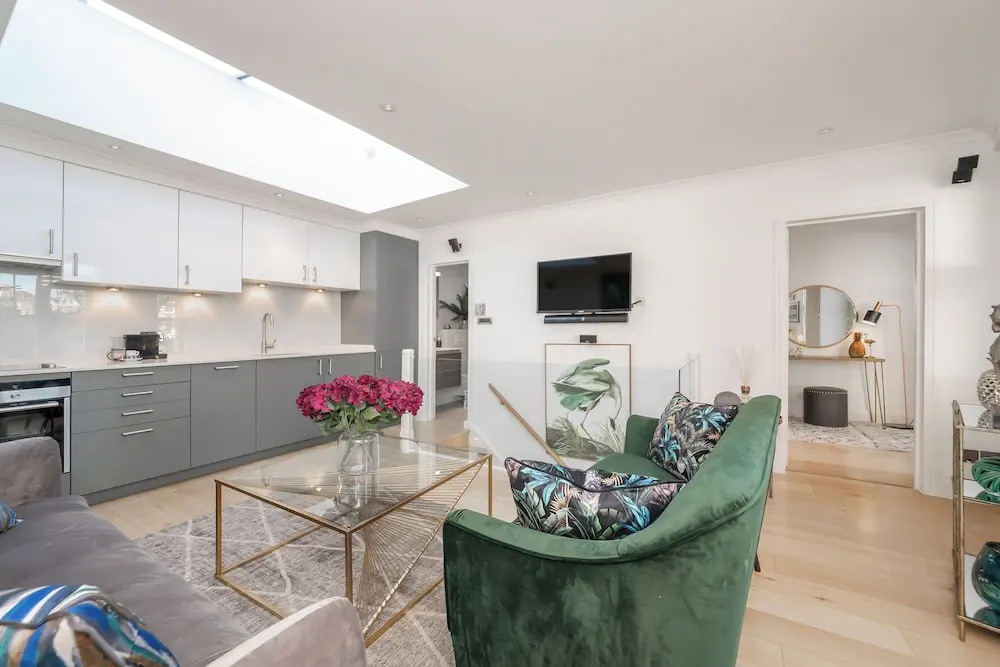 Kensington Oasis Central London 2BR Private House Near Harrods Kensington Palace and other London attractions
