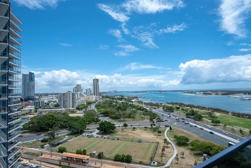 Iconic Luxury Apt with Sea View