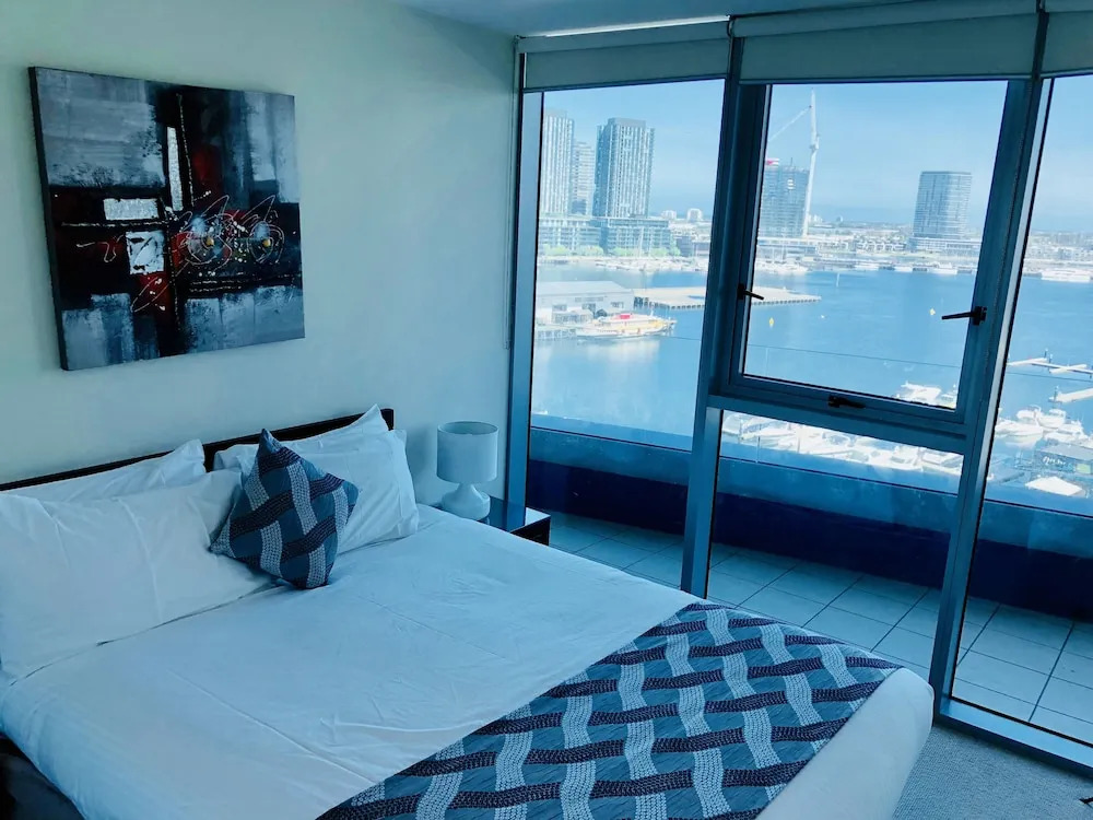 Astonishing Docklands View Deluxe Room