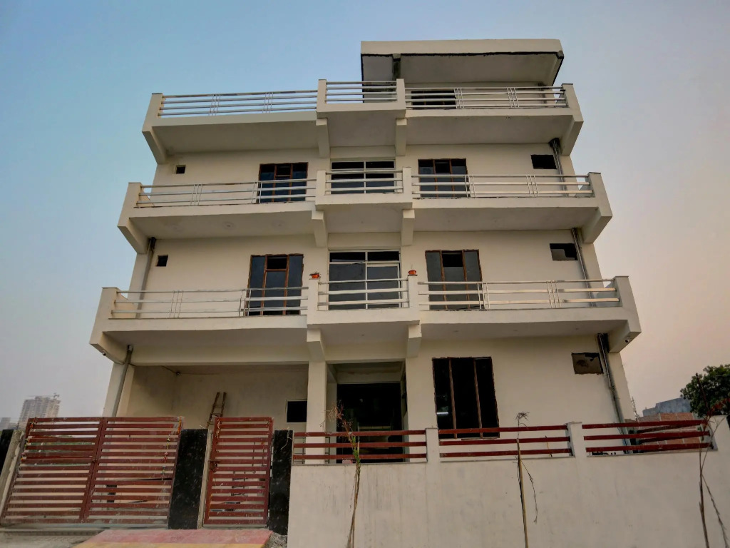 OYO 74435 Hotel Black Bird