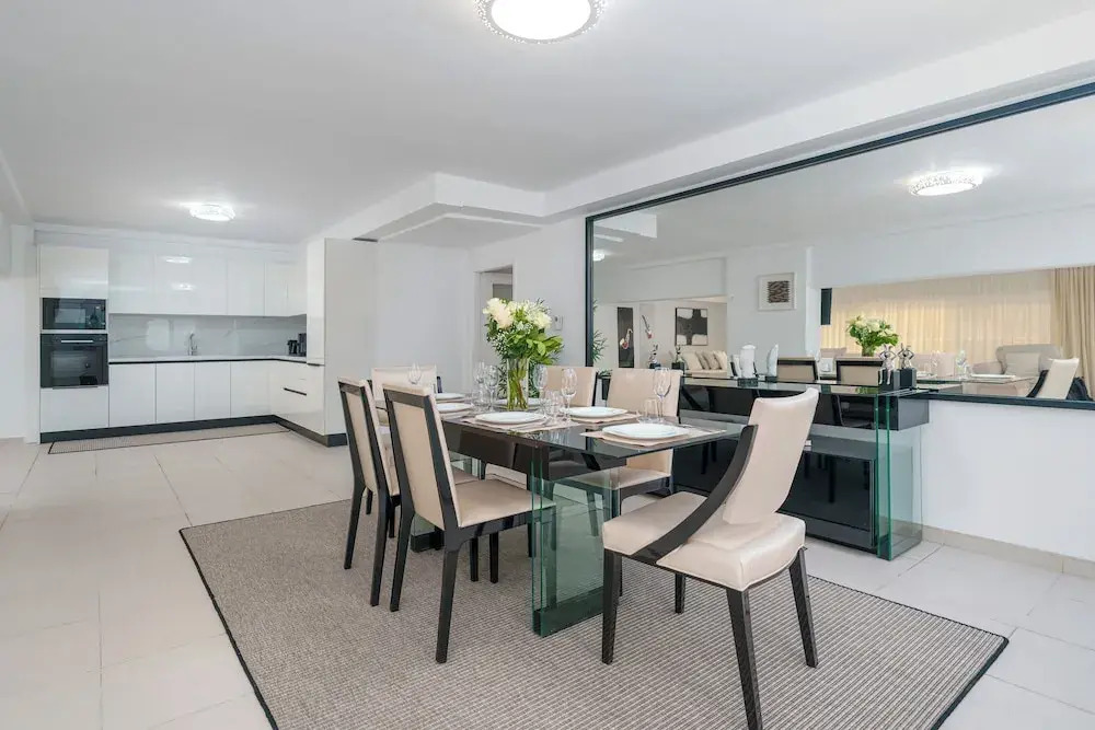 Voula Luxury Modern Living with Garden