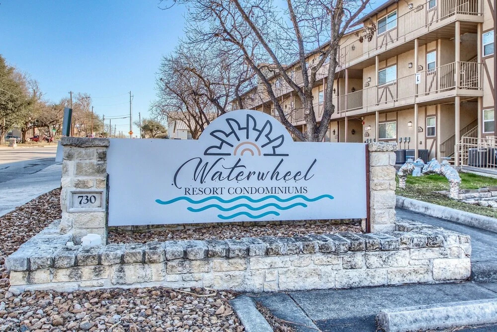 Ww I102 Restful River Retreat 2 Bedroom Condo by RedAwning