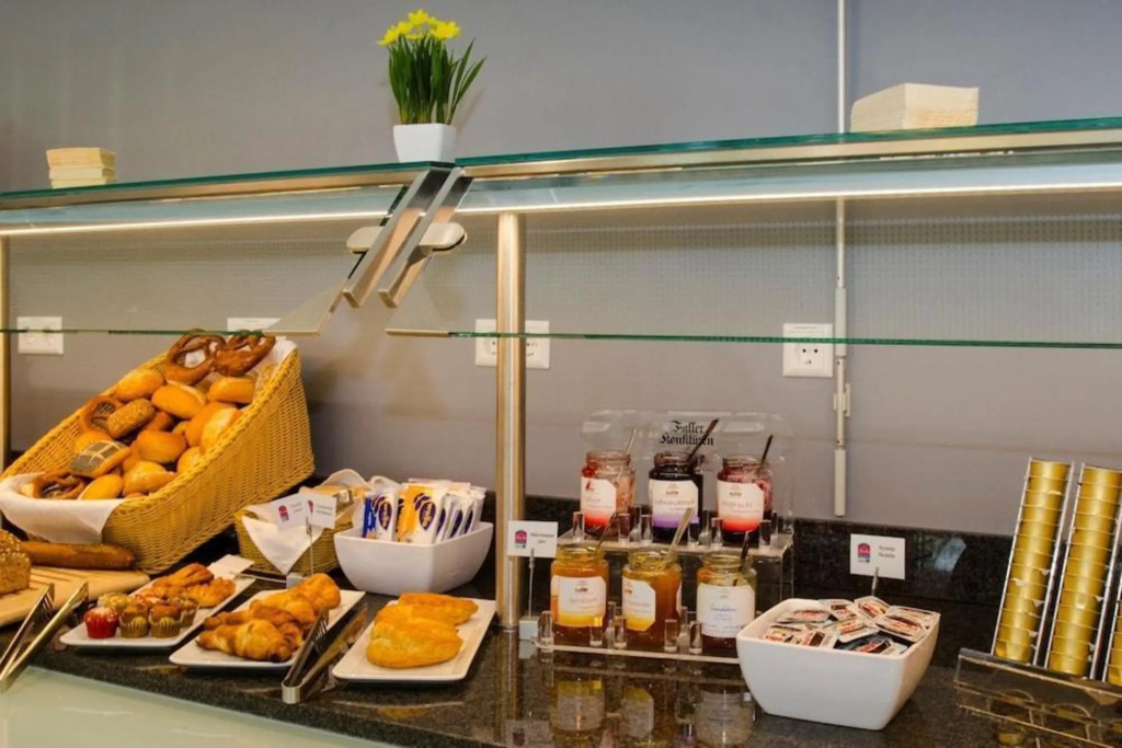 Отель Premier Inn Hannover City University hotel