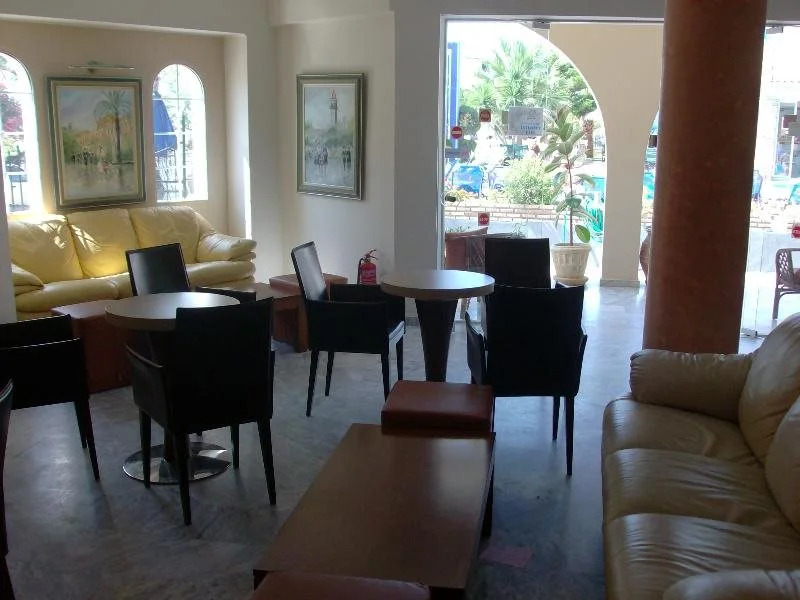 Vivian Hotel