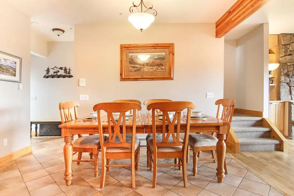Mount Chapin S4 2 Bedroom Condo by RedAwning
