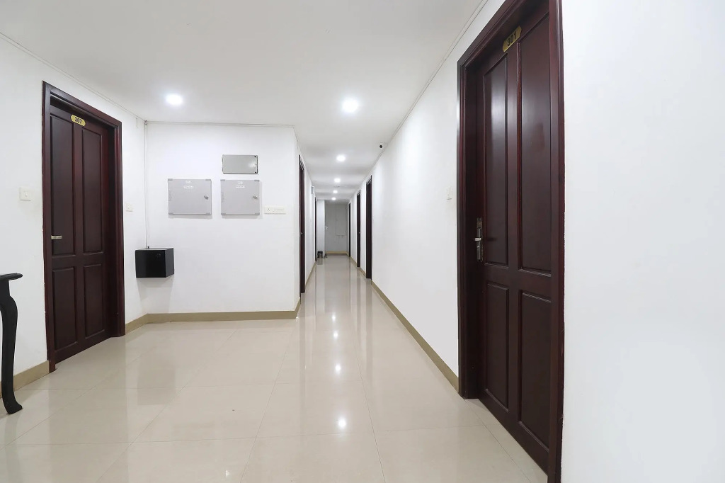 Fabhotel Elite Inn