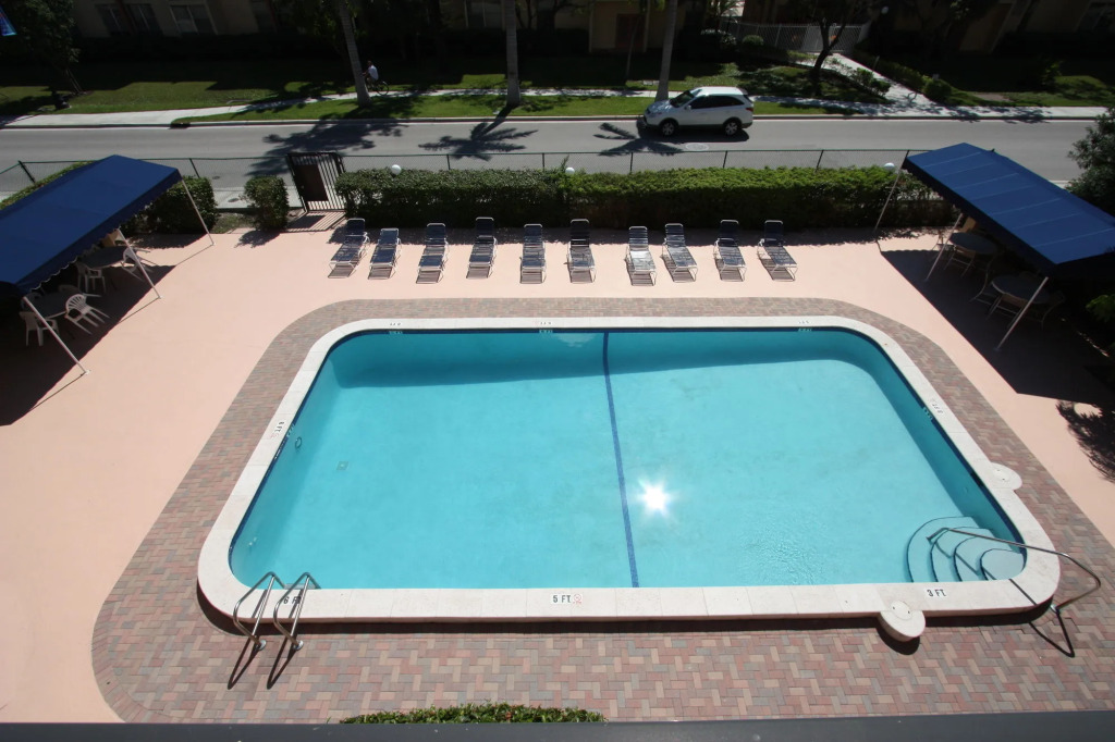 Sunny Isles Apartments by MiaRentals