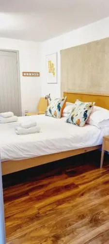 B - Simply Rooms