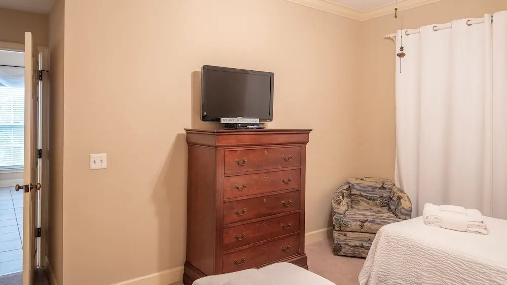 206 N Shore Pl 2 Bedroom Condo