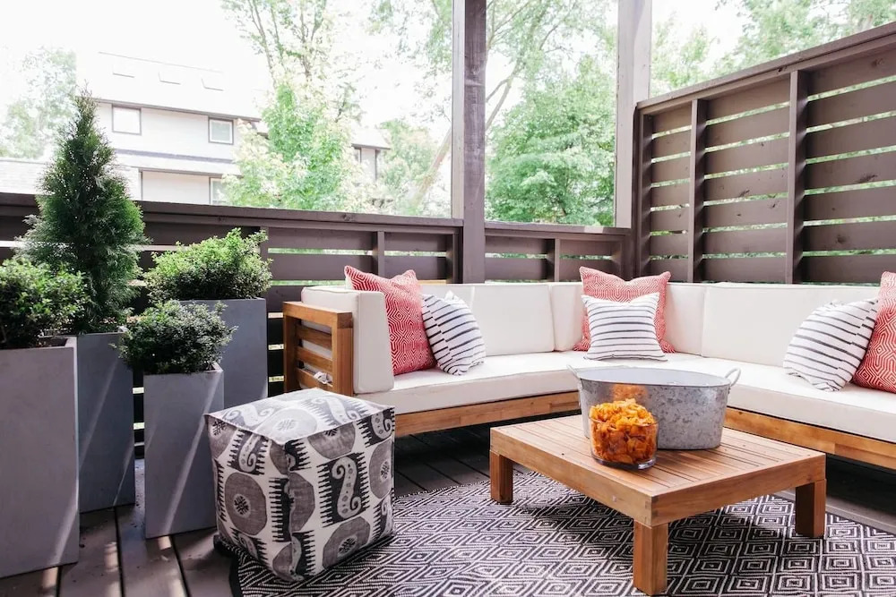 Sleek 4br/3.5ba Home w/ Outdoor Space by Domio