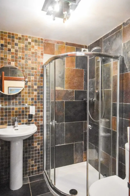 Rural Family Home, 5 Minutes From Clifton Village