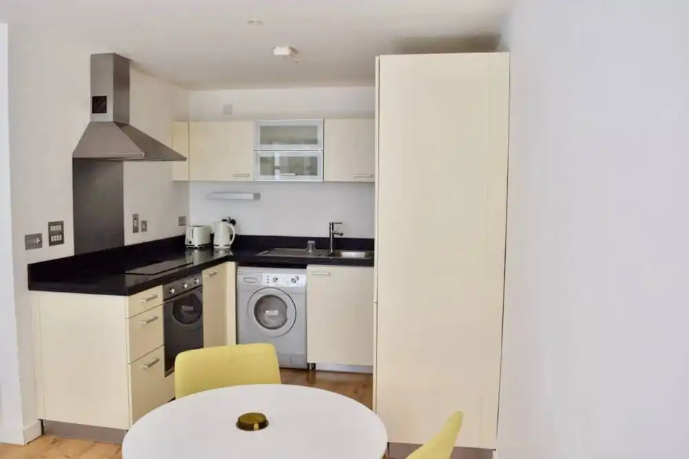 Stylish 1 Bedroom Flat In Amazing Location