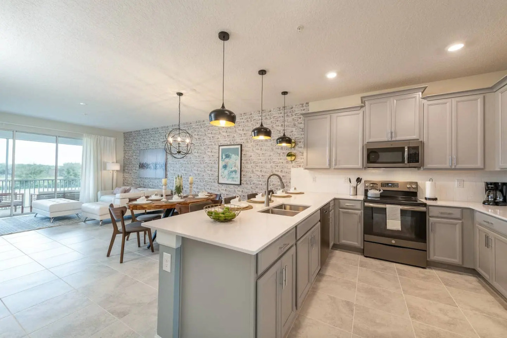 Super nice condo with amazing golf view