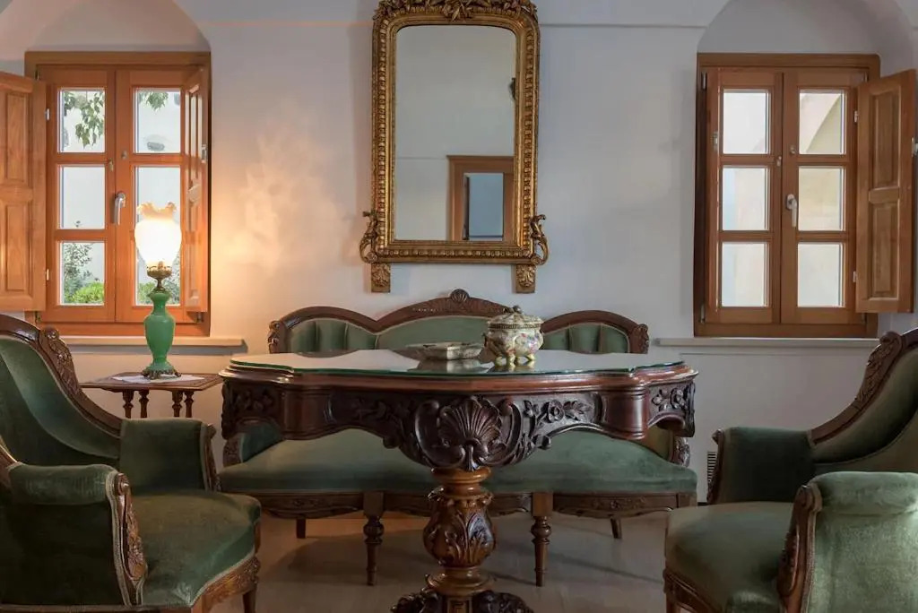 Casasantantonio 18th Century Luxury Mansion