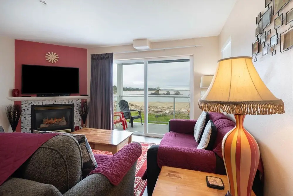 Waters Edge 207