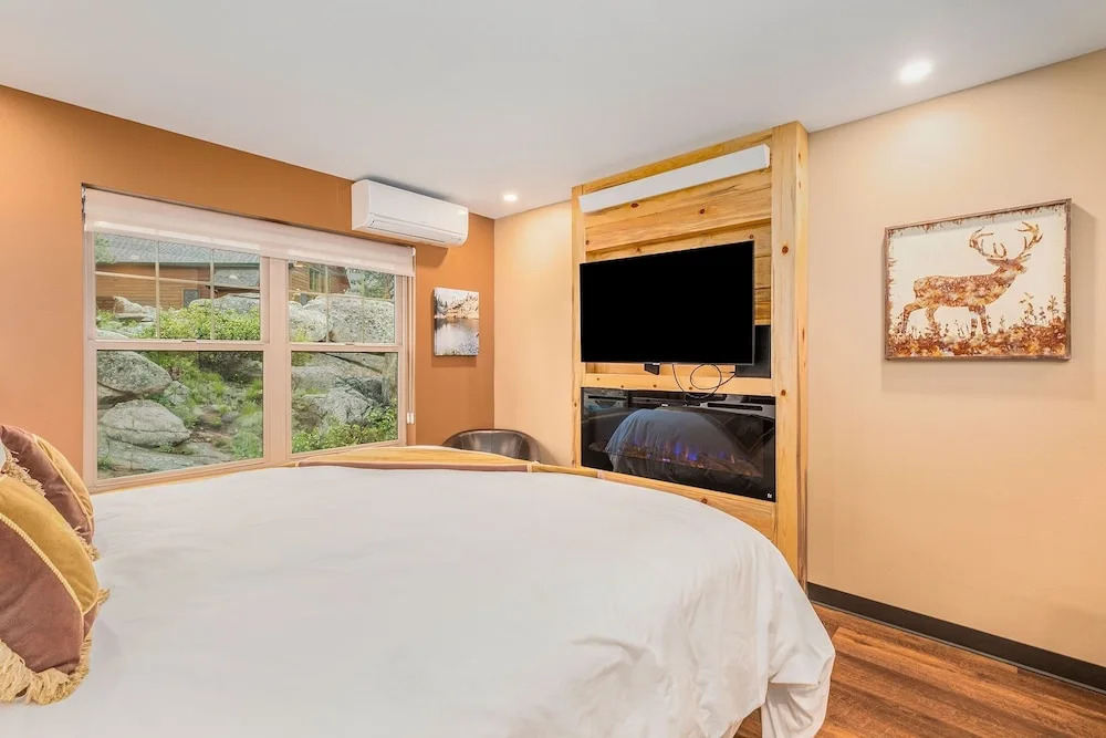 Solitude Gem Lake 203 - Estes Park 1 Bedroom Studio by RedAwning