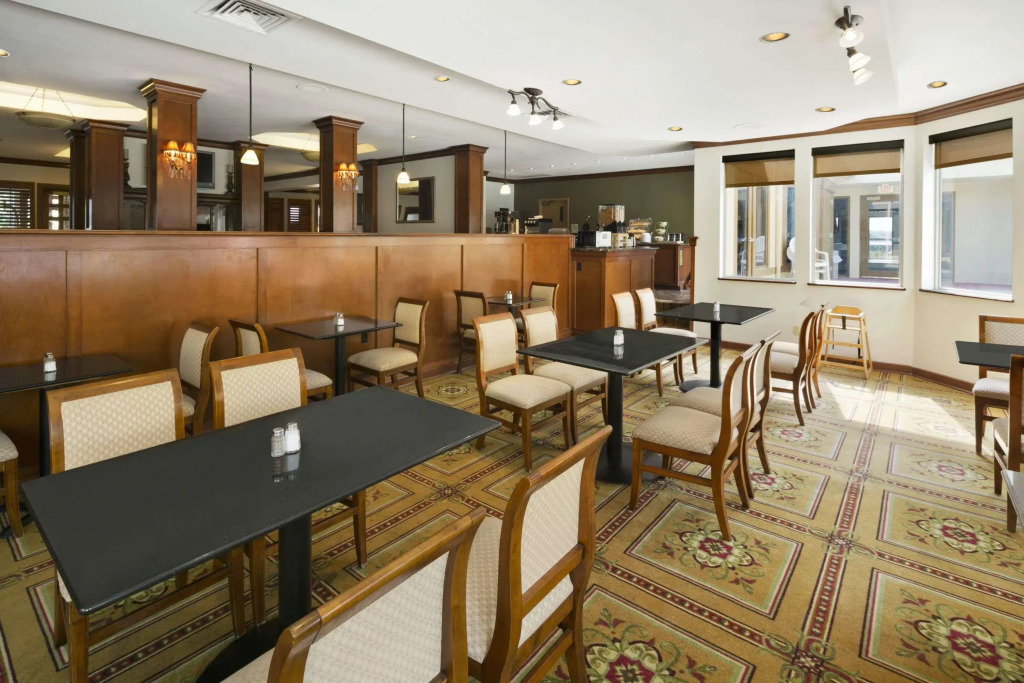 Days Inn & Suites Omaha