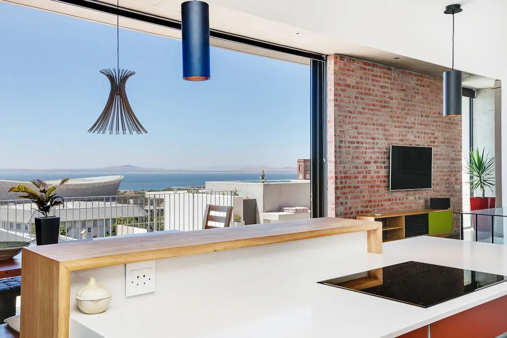 Upper Green Point Roos Villa