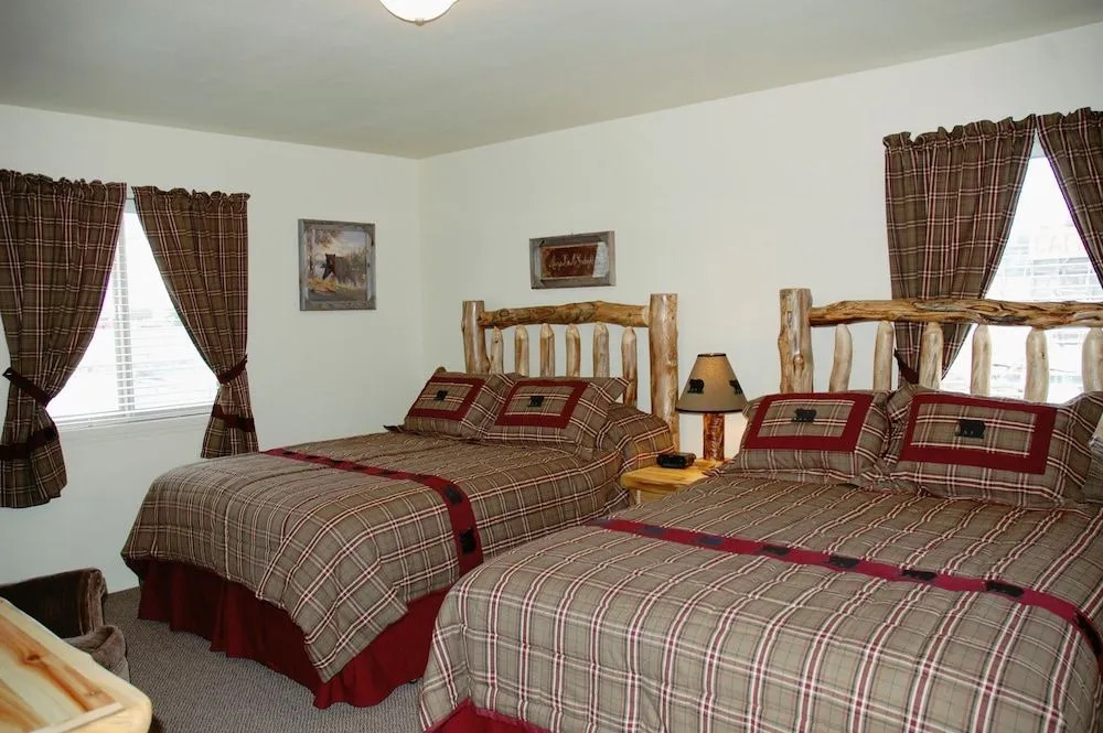 Bear Trap Cabins