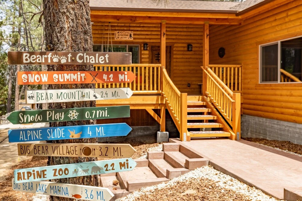 28 - Bearfoot Chalet 3 Bedroom Home by Redawning