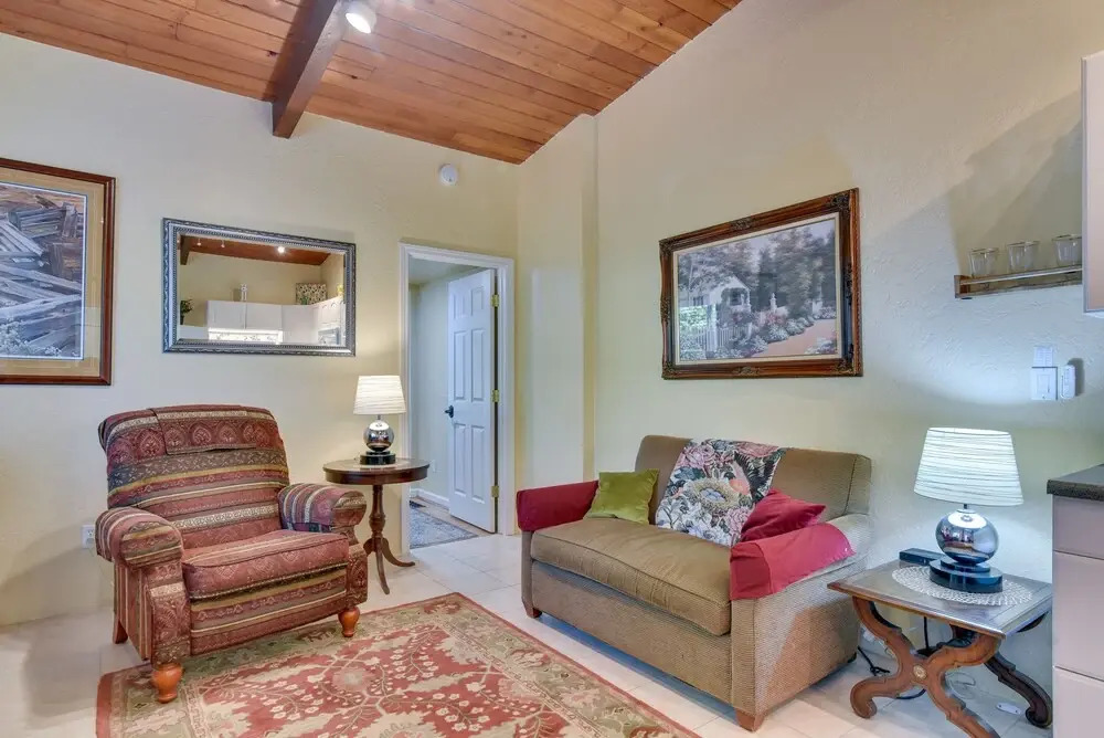 Great for Business Travelers! Peaceful Aloha Unit