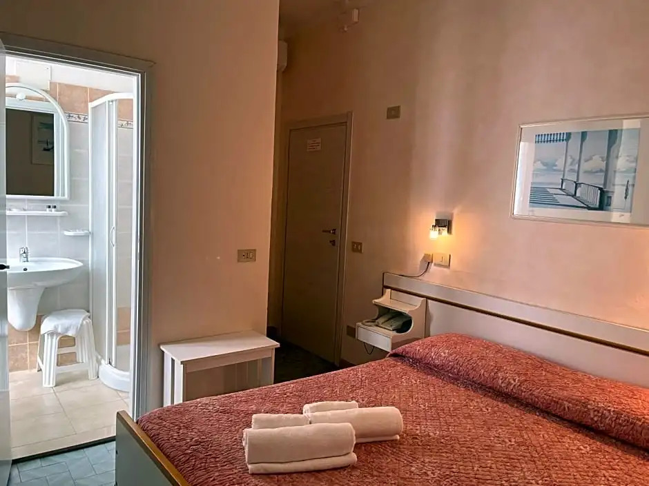 Hotel Ellymar