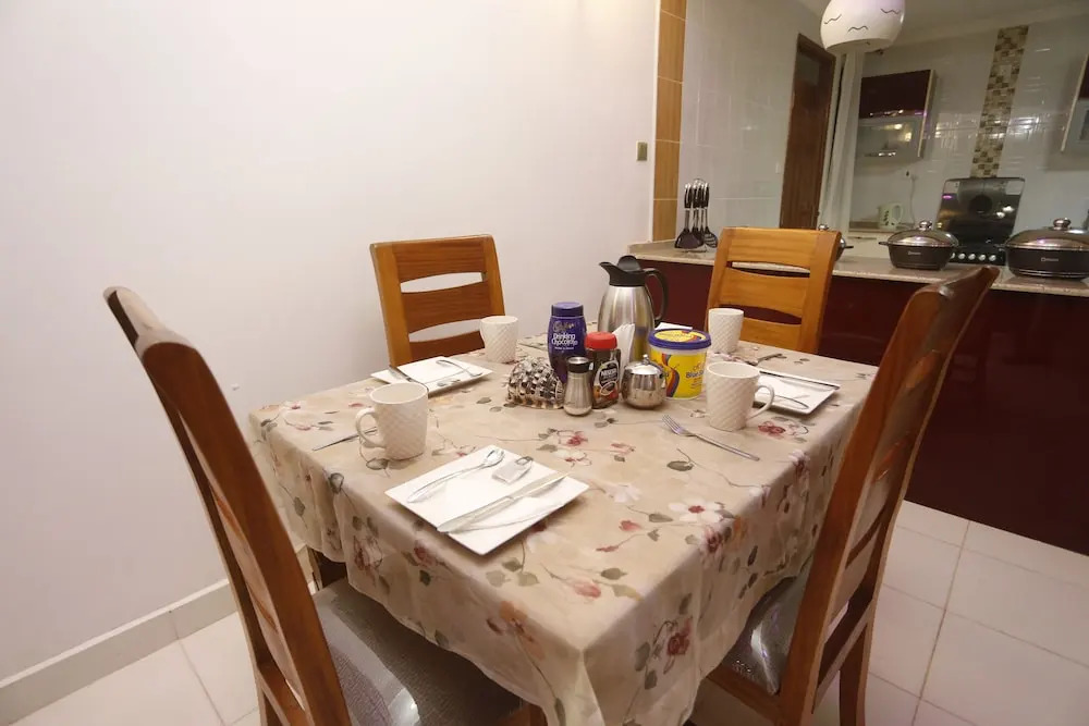 Esao Airport Suites
