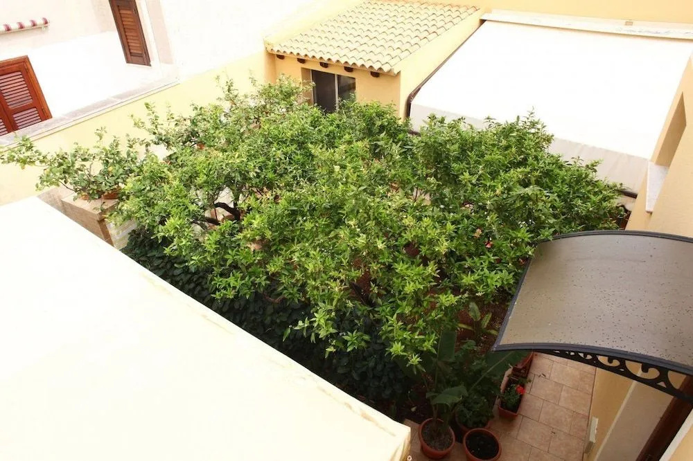 Coralia Bed & Breakfast